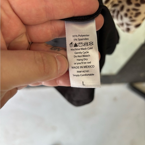 LuLaRoe Randy Tee - Picture 4 of 4